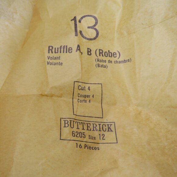 Butterick 6205 sewing pattern size 12 nightgown, robe - Picture 8 of 8